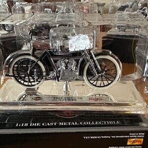 Maisto 1909 Twin SD Die-Cast Motorcycle Model